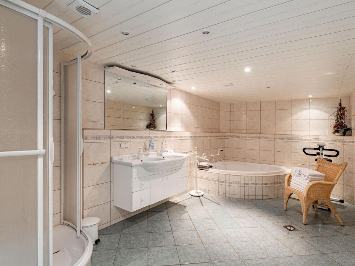 Majestic Holiday Home With Jacuzzi Unterschönau المظهر الخارجي الصورة